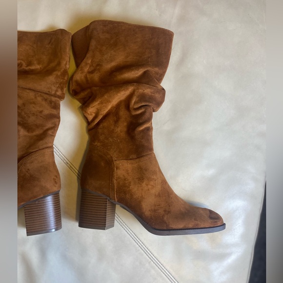 Kenneth Cole REACTION Sonia Slouchy western style suede like boot size 11 - Picture 12 of 12